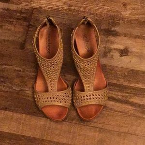 Sundance dressy Italian Heel, size 8 (39)